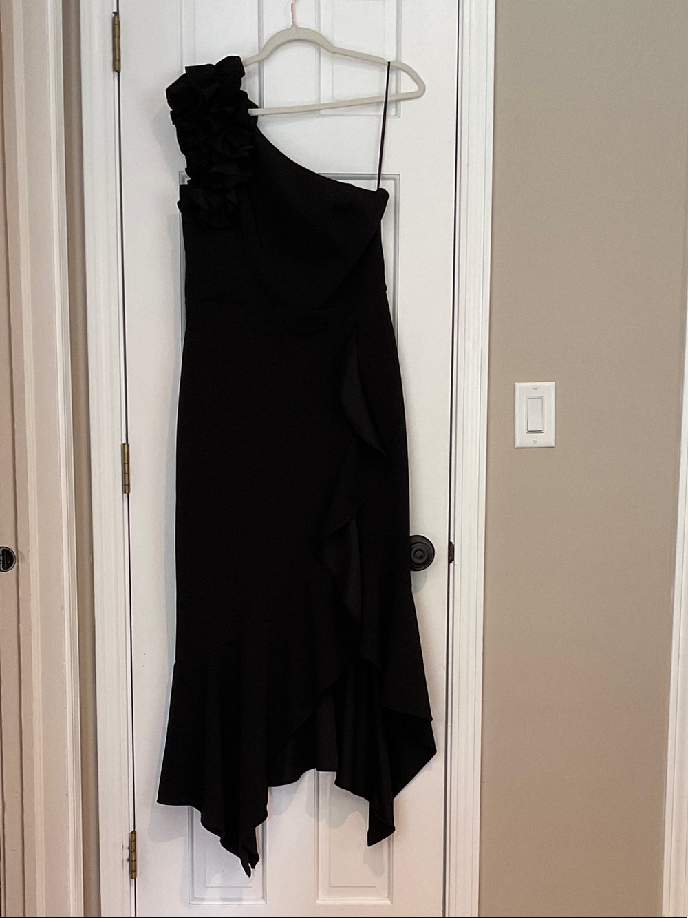 Xscape Black One-Shoulder Ruffle Midi Dress
